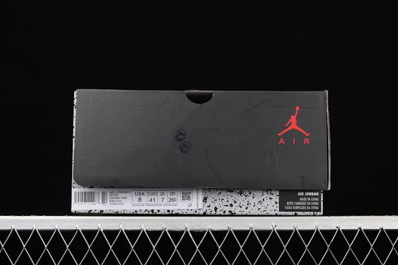 All categories Air Jordan Jordan series basketball shoes Air Jordan 5 J version Air Jordan 5 "Raging Bull" AJ5 Joe 5 Big Red Bull DD0587-600